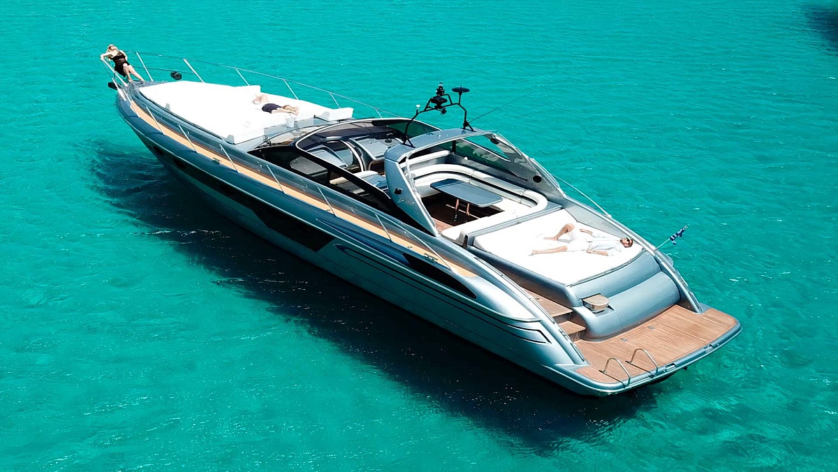Аренда моторной яхты Princess V55 на Миконосе, Греция